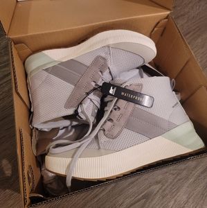 Sorel Out N About lll Mid Sneaker WP